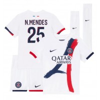 Stroje piłkarskie Paris Saint-Germain Nuno Mendes #25 Koszulka Wyjazdowej dla dzieci 2025-26 Krótki Rękaw (+ szorty)